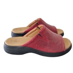 Ariat | NWOT Bridgeport Red Floral-Embossed Slide-On Sandals Size 11B